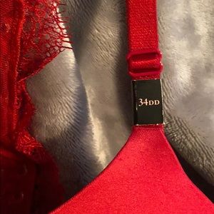 Super sexy red lace razor back bra 34DD never worn